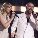 Taylor Swift Shocks the 2025 Oscars With a Surprise On-Stage Appearance and Brings Travis Kelce for an Impromptu Duet, Stealing the Show With a Jaw-Dropping Performance That Sparks Wild Reactions Online “You touched down into my heart… And I’m always gonna love you…” Watch Video